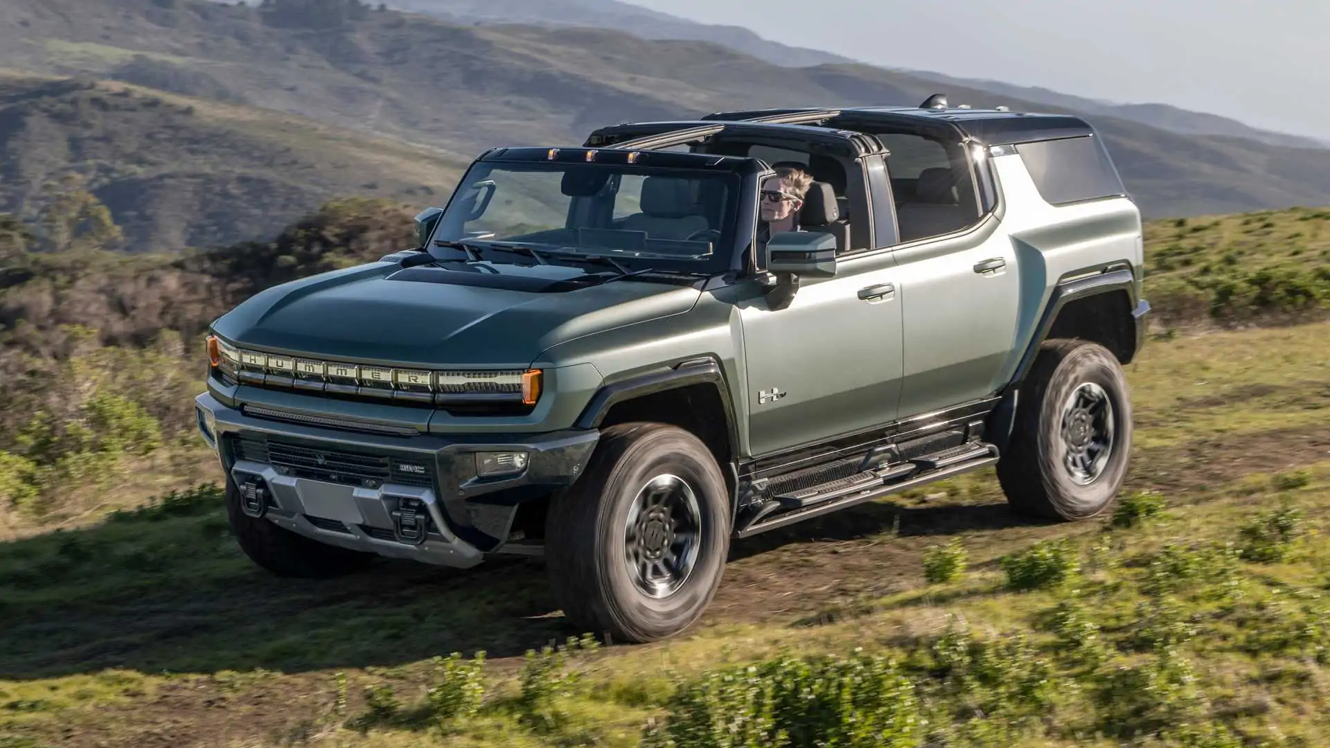 trong-luong-o-to-dien-gmc-hummer-ev-len-den-hon-4-tan