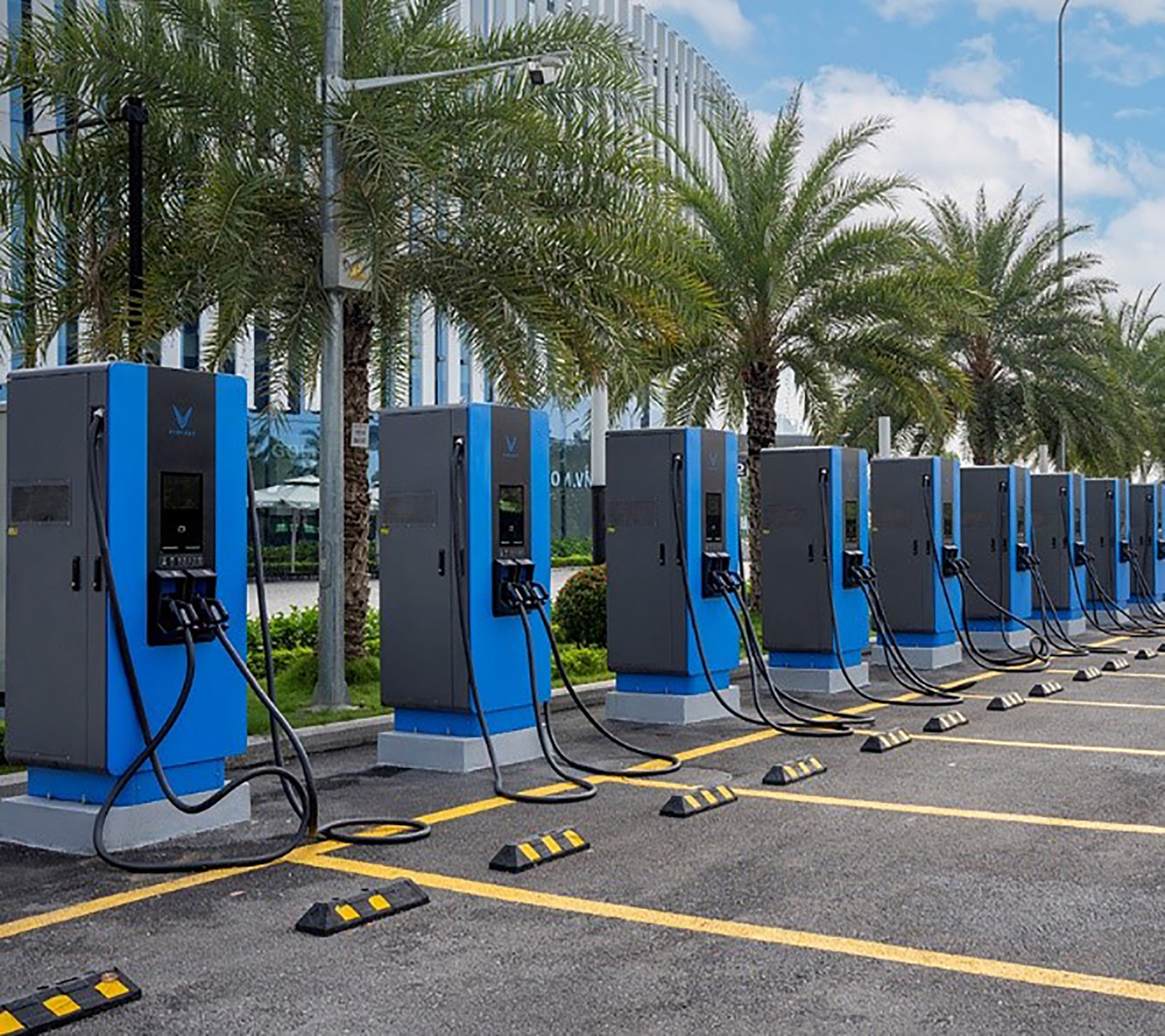 Mạng lưới trạm sạc xe điện tại Việt Nam sẽ thay đổi thế nào vào năm 2025 1 mang-luoi-tram-sac-xe-dien-nam-2025-se-ra-sao