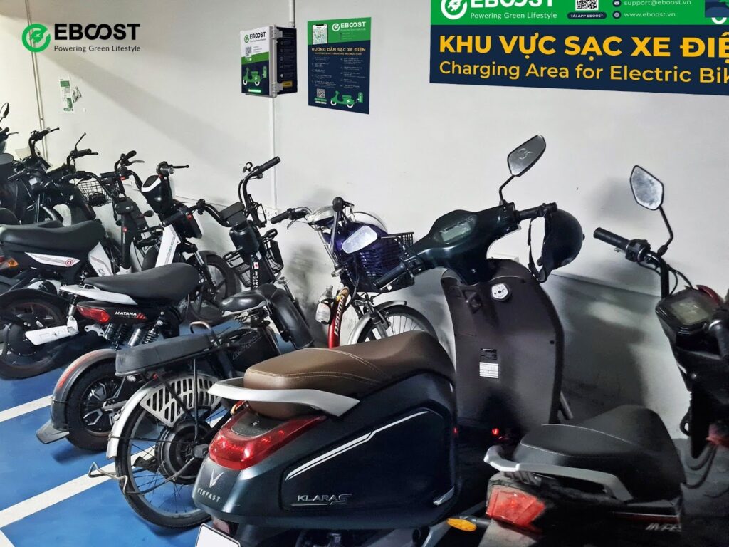Sạc Xe Máy Điện Tại Thành Phố – Giải Pháp Tiện Lợi Cho Người Dùng 6 sac-xe-may-dien-tai-thanh-pho